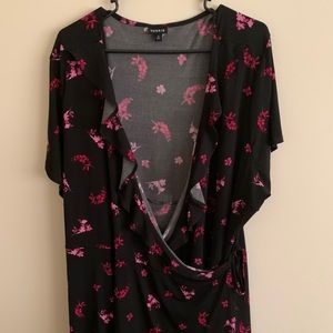 Torrid NWOT size 5 wrap top